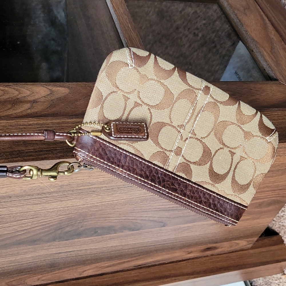 Coach authentic wristlet Coach wristlet Coach wristlet Coach wristlet Coach